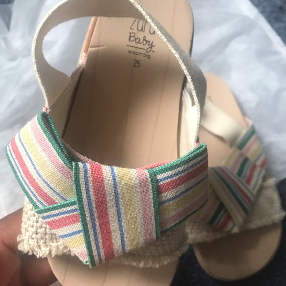 Multi-color rainbow stripe sandal size 26 (US 9) - Picture 2 of 3
